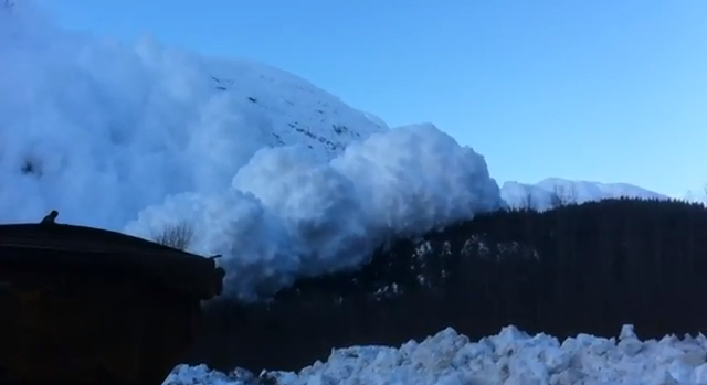 Incredible avalanche footage